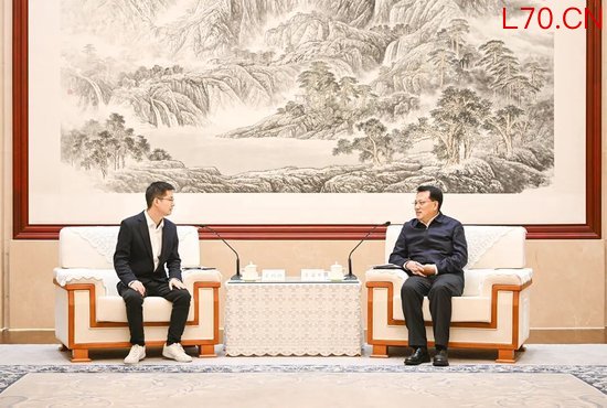 重庆市委书记袁家军会见宇树科技董事长王兴兴