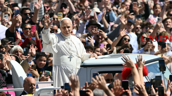 特朗普猛烈抨击教皇利奥十四世对美外交政策的批评